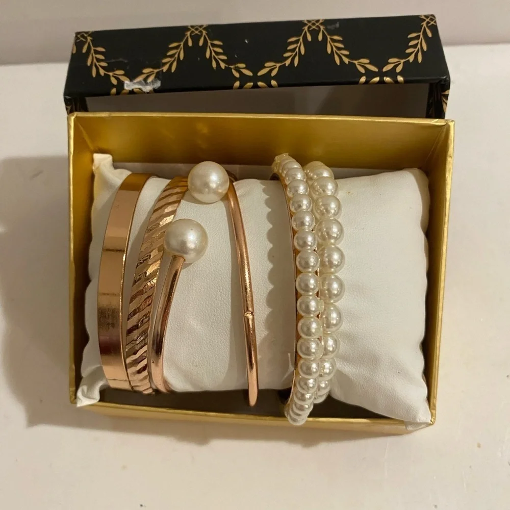 Elegant Pearl and Gold Bracelet Set (6) Bracelets (PF)